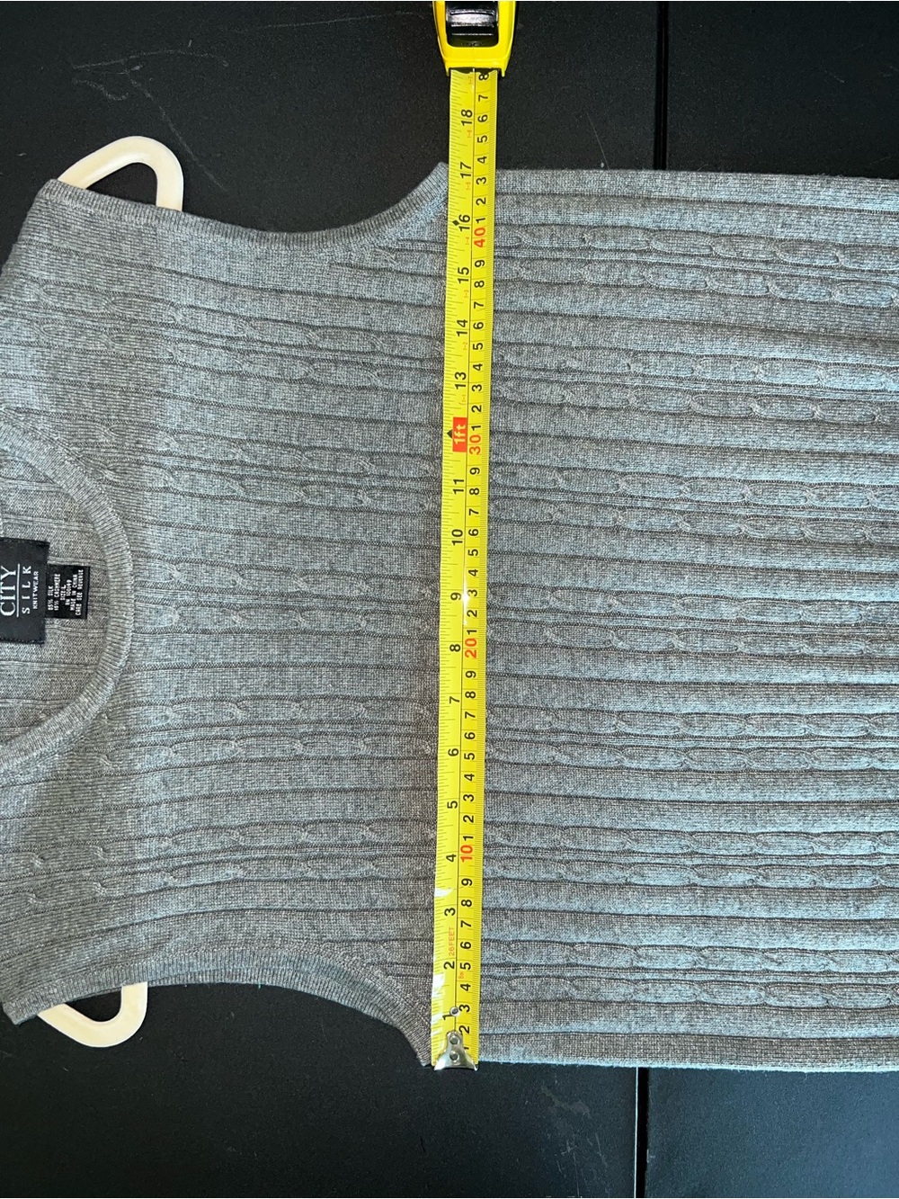 City Silk Women's Gray Silk and Cashmere Cable-Knit Sleeveless Sweater Vest Gray - Picture 4 of 5